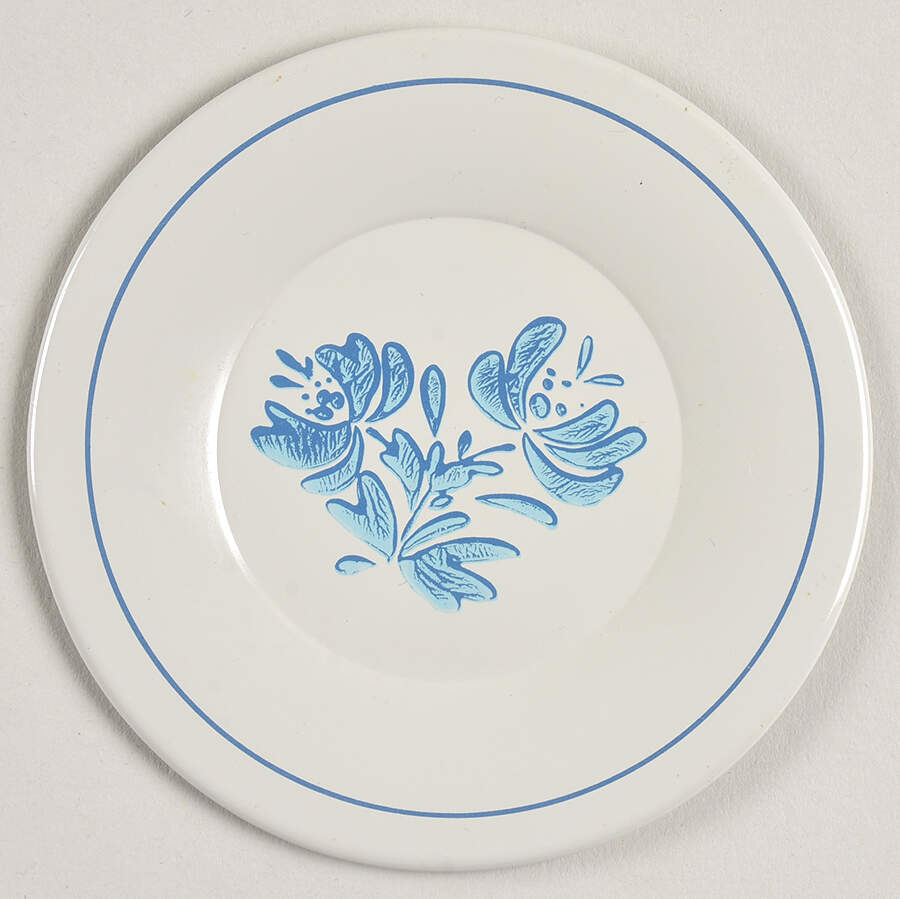 Yorktowne Metal Child's Plate by Pfaltzgraff-1