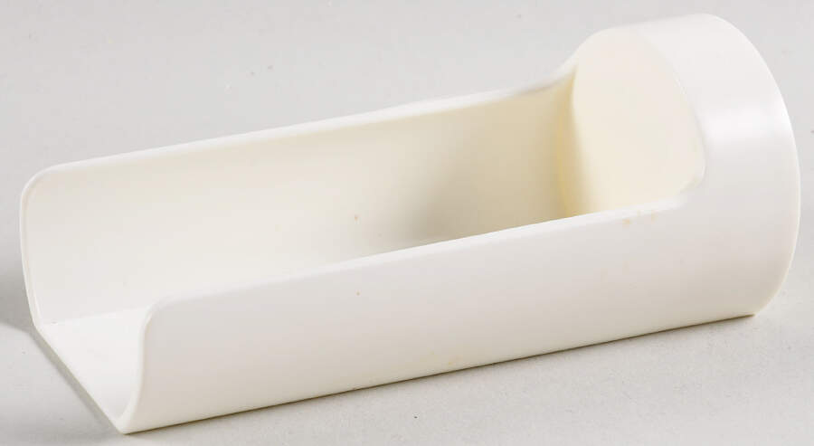 Yorktowne Tray for Set of 4 Plastic Napkin Rings by Pfaltzgraff-1
