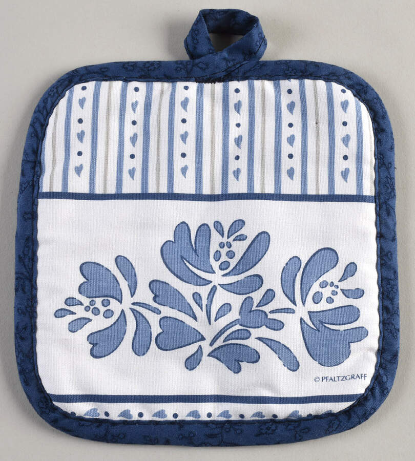 Yorktowne Cloth Potholder by Pfaltzgraff-1
