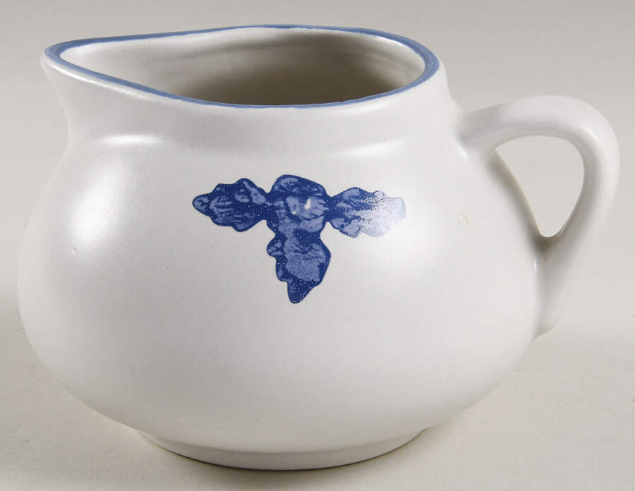 Yorktowne Gravy Boat by Pfaltzgraff-1
