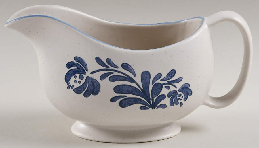 Yorktowne Gravy Boat by Pfaltzgraff-1
