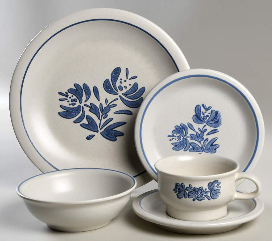 Yorktowne 40 Piece Estate Set by Pfaltzgraff-1