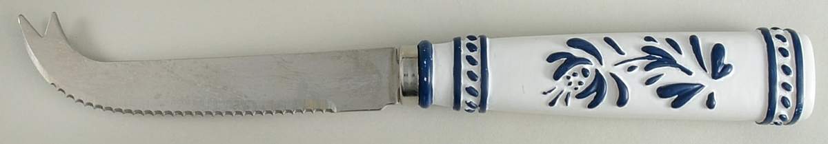 Yorktowne Cheese Knife with Stainless Blade by Pfaltzgraff-1