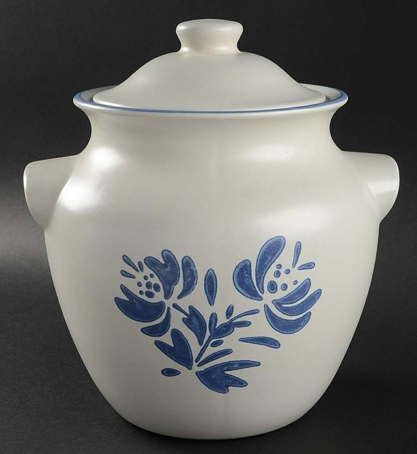 Yorktowne Bean Pot & Lid by Pfaltzgraff-1