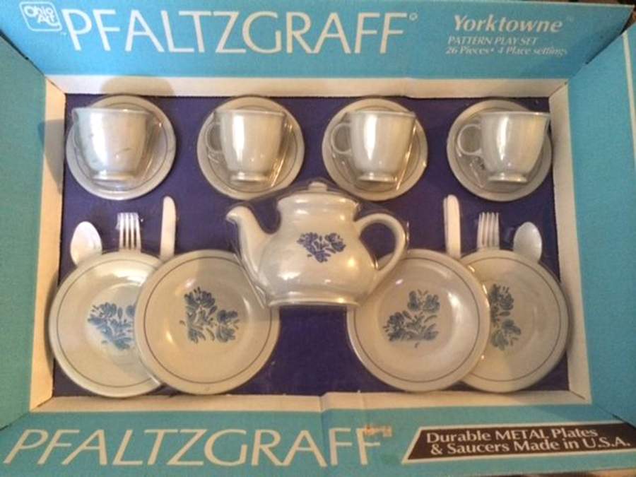 Yorktowne (26 Piece) Metal Child's Tea Set by Pfaltzgraff-1