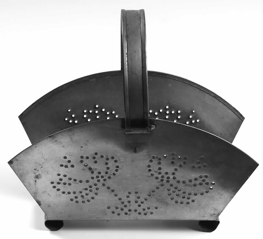 Yorktowne Tinsmith Napkin Holder by Pfaltzgraff-1