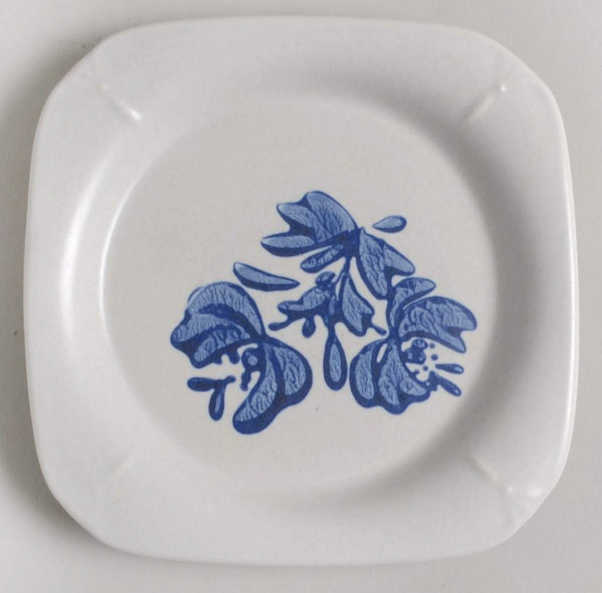Yorktowne Square Candle Plate by Pfaltzgraff-1