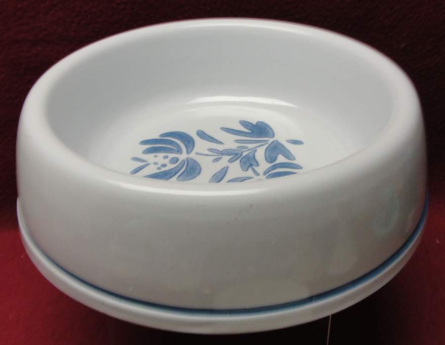Yorktowne Pet Bowl by Pfaltzgraff-1