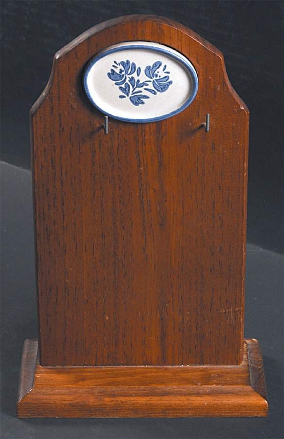 Yorktowne Wood Holder for Metal Measuring Cup & Spoons by Pfaltzgraff-1