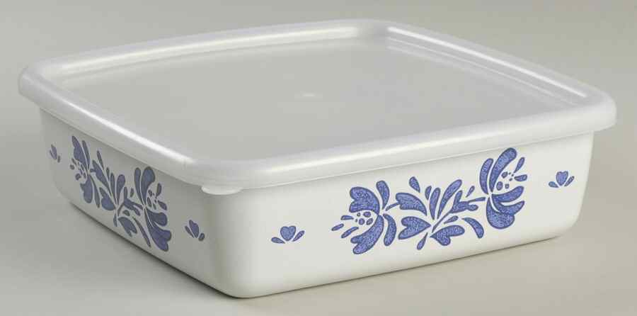 Yorktowne 8" Metal Square Baker W/Plastic Lid by Pfaltzgraff-1