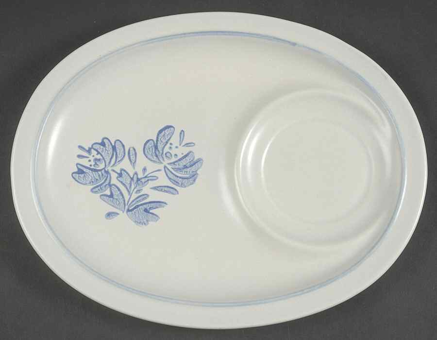 Yorktowne Oval Snack Tray by Pfaltzgraff-1