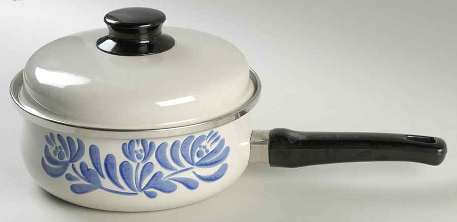 Yorktowne 1.5 Quart Metal Covered Saucepan by Pfaltzgraff-1