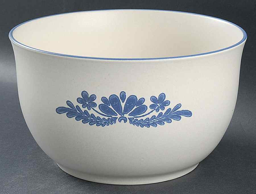Yorktowne 9" Salad Serving Bowl by Pfaltzgraff-1