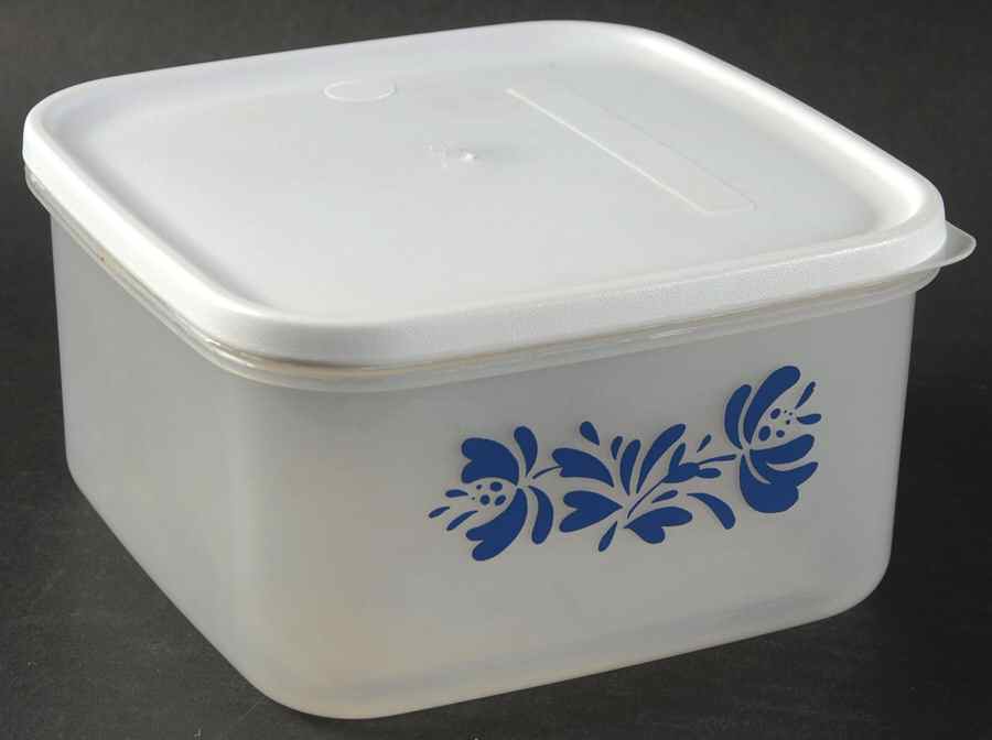 Yorktowne 5" Plastic Container with Lid by Pfaltzgraff-1