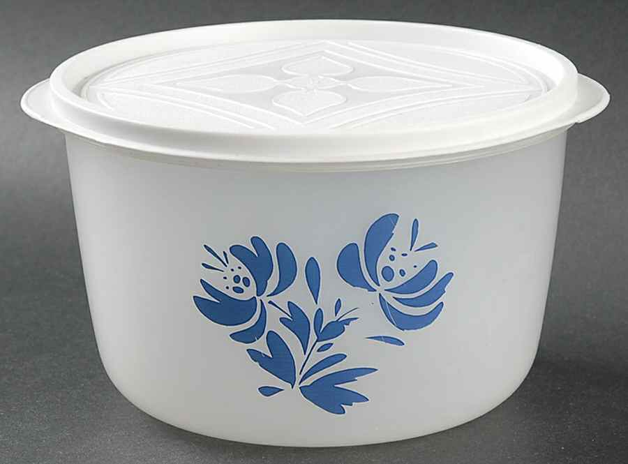 Yorktowne 5" Plastic Nested Storage Bowl & Lid by Pfaltzgraff-1