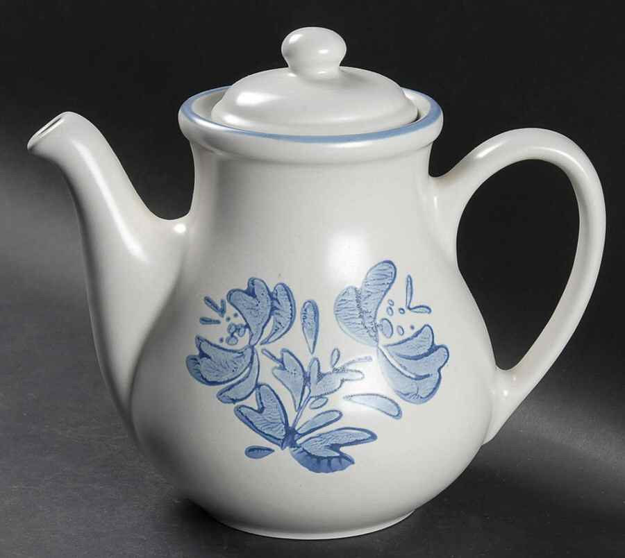 Yorktowne Tea/Coffee Pot & Lid by Pfaltzgraff-1
