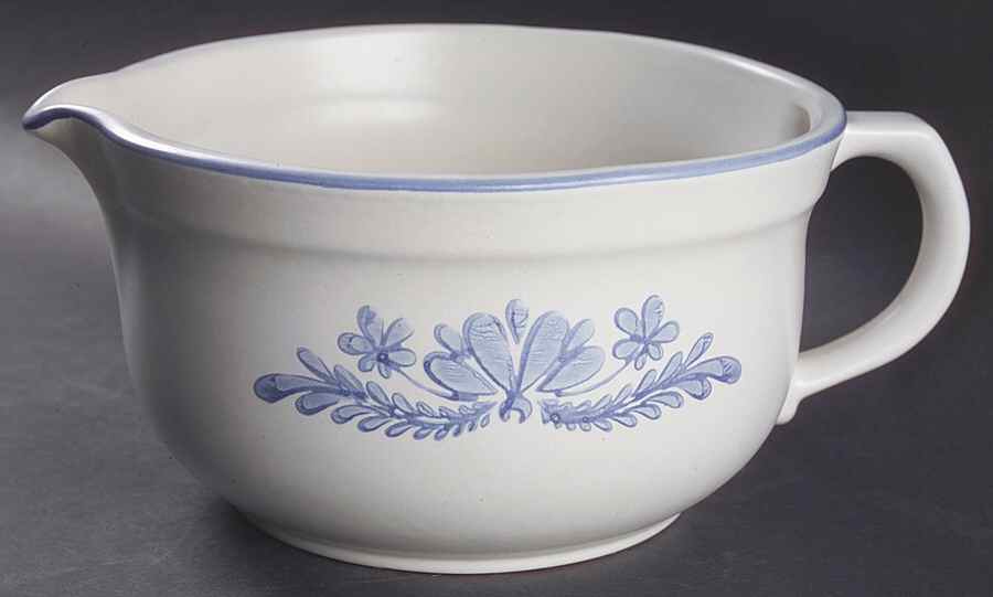 Yorktowne Batter Bowl by Pfaltzgraff-1