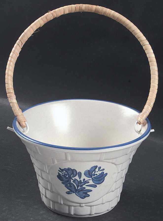 Yorktowne Small Basket by Pfaltzgraff-1