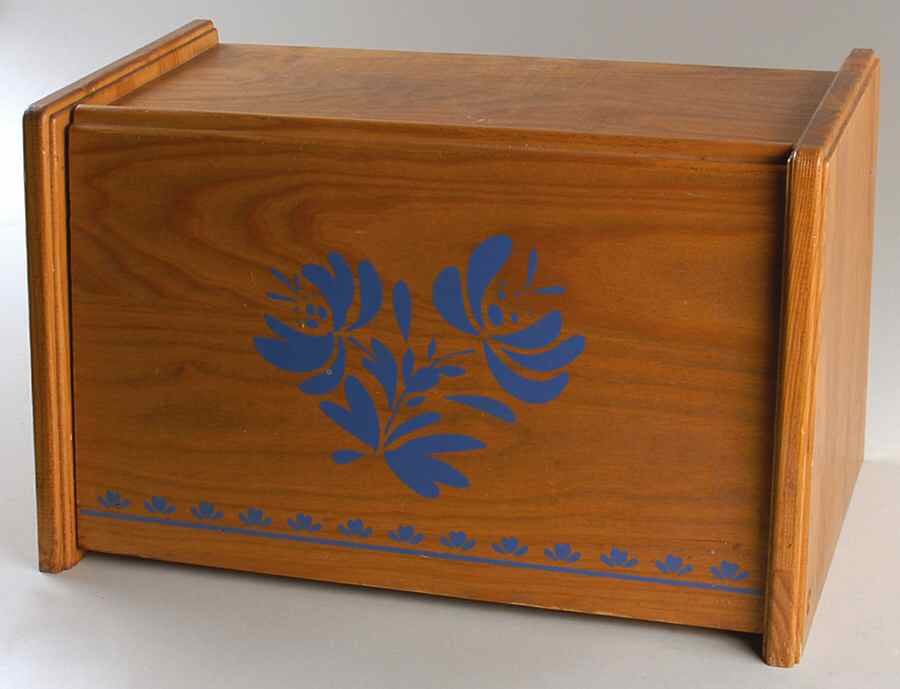 Yorktowne Wood Bread Box by Pfaltzgraff-1