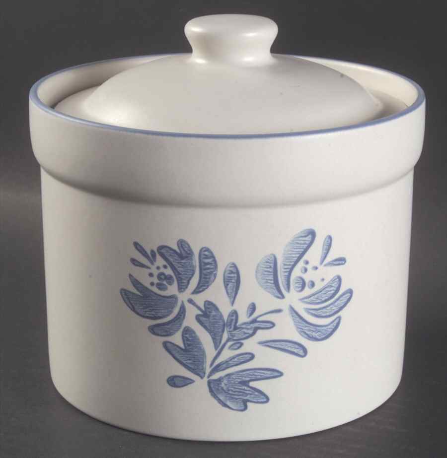Yorktowne Medium Canister & Lid by Pfaltzgraff-1