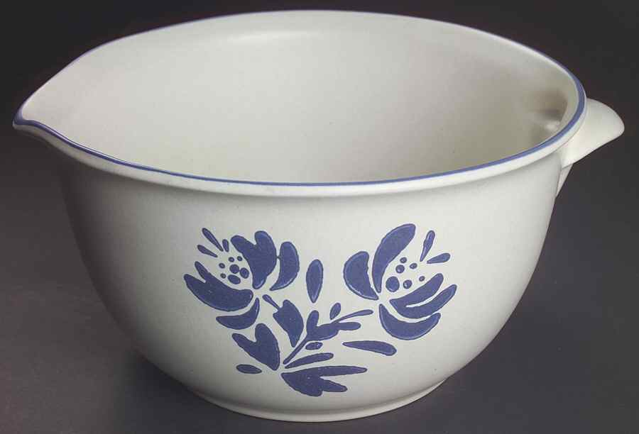 Yorktowne Oversize Batter Bowl by Pfaltzgraff-1