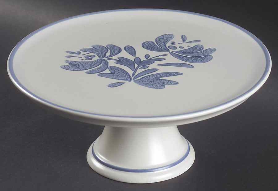 Yorktowne 9" Diameter Pedestal Cake Stand by Pfaltzgraff-1