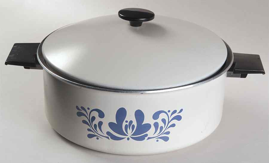 Yorktowne Casserole Covered Metal 5.5 Quarts by Pfaltzgraff-1