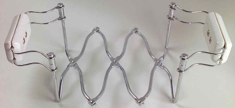Yorktowne Metal Stand for 1 Qt Round Covered Casserole by Pfaltzgraff-1