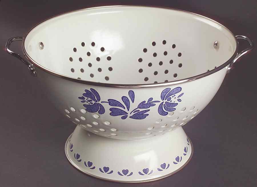 Yorktowne Metal Colander by Pfaltzgraff-1