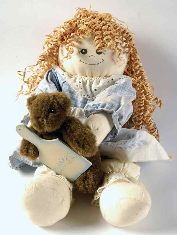 Yorktowne Raffia Doll by Pfaltzgraff-1
