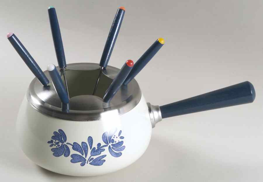 Yorktowne Fondue Pot with 6 Fondue Forks by Pfaltzgraff-1
