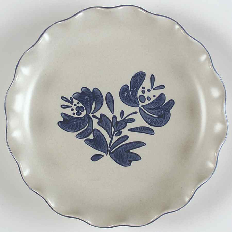 Yorktowne Fluted Luncheon Plate by Pfaltzgraff-1
