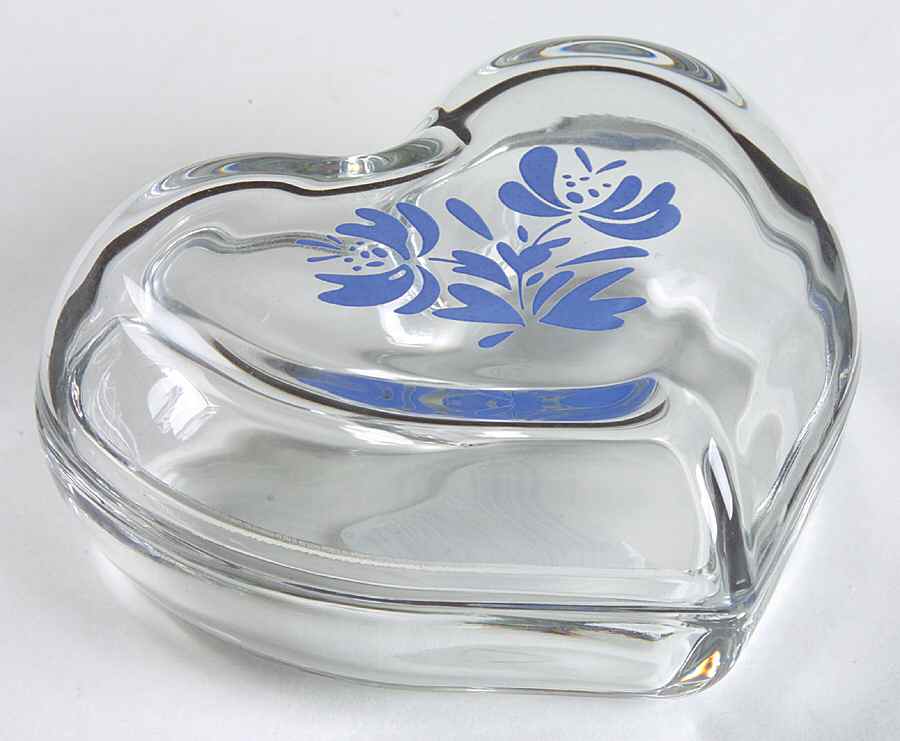 Yorktowne Glassware Heart Shape Box by Pfaltzgraff-1