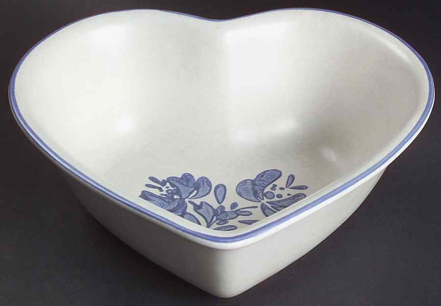 Yorktowne 8" Heart Shaped Bowl by Pfaltzgraff-1