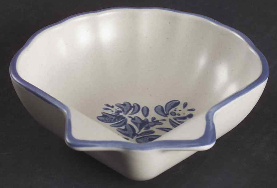 Yorktowne Shell Shaped Dish by Pfaltzgraff-1