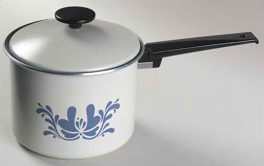 Yorktowne Saucepan Covered Metal 2.75 Quarts by Pfaltzgraff-1