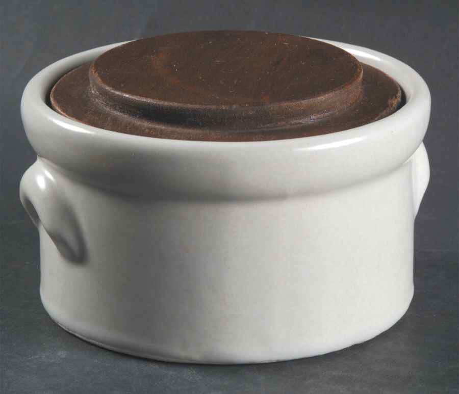 Yorktowne Sweetener Crock with Lid by Pfaltzgraff-1