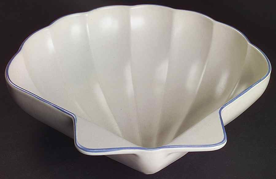 Yorktowne Large Shell Shaped Dish by Pfaltzgraff-1