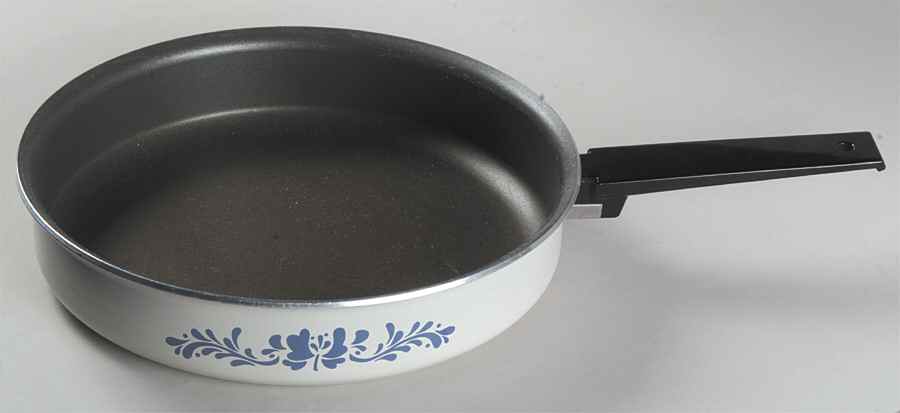 Yorktowne 10" Open Metal Skillet by Pfaltzgraff-1