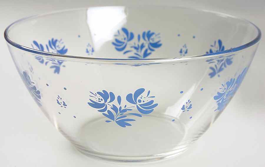 Yorktowne 9" Glassware Salad Bowl by Pfaltzgraff-1