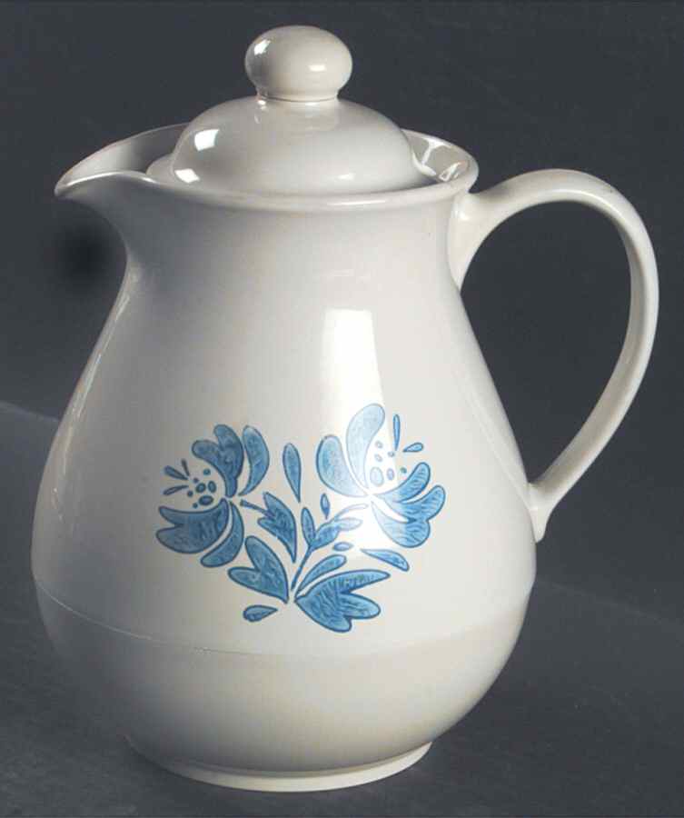 Yorktowne Plastic Thermos/Carafe & Lid by Pfaltzgraff-1