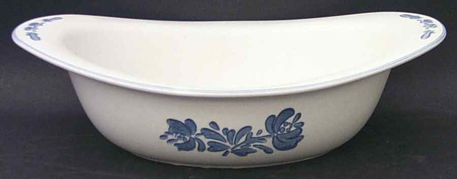 Yorktowne 1 1/2 Quart Large Oval Bowl by Pfaltzgraff-1
