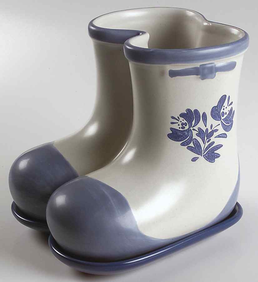 Yorktowne Boots Planter & Underplate by Pfaltzgraff-1