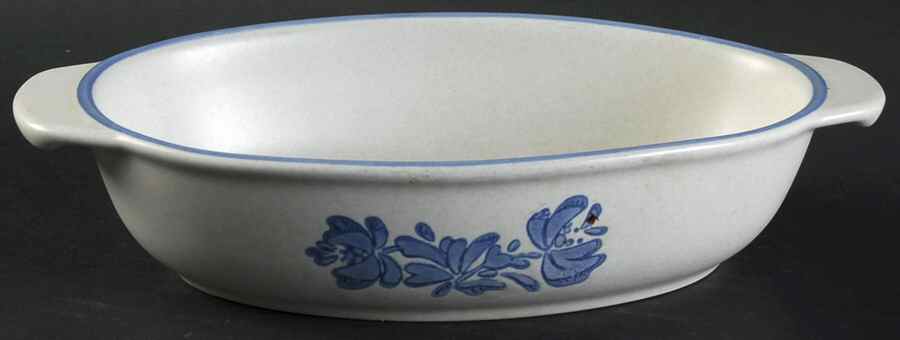 Yorktowne 9" Oval Baker by Pfaltzgraff-1
