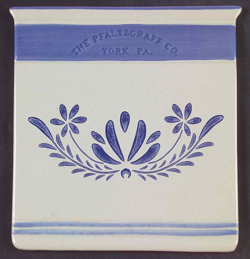 Yorktowne Trivet by Pfaltzgraff-1