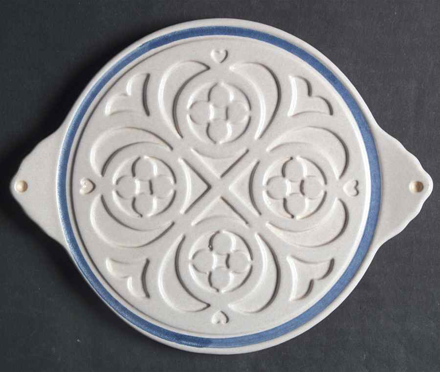 Yorktowne Trivet by Pfaltzgraff-1