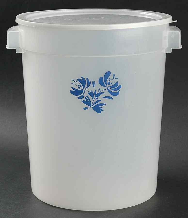 Yorktowne Plastic Flour Storage Bin & Lid by Pfaltzgraff-1