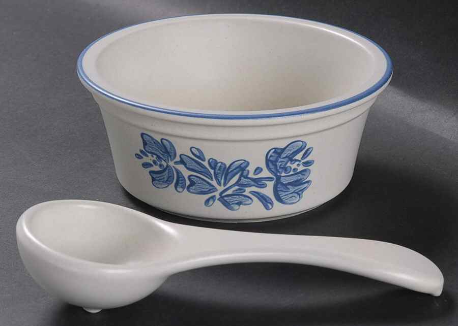 Yorktowne Dip/Salsa Crock & Ladle by Pfaltzgraff-1