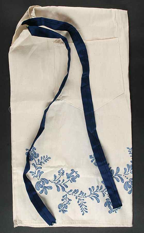 Yorktowne Cloth Kitchen Apron by Pfaltzgraff-1