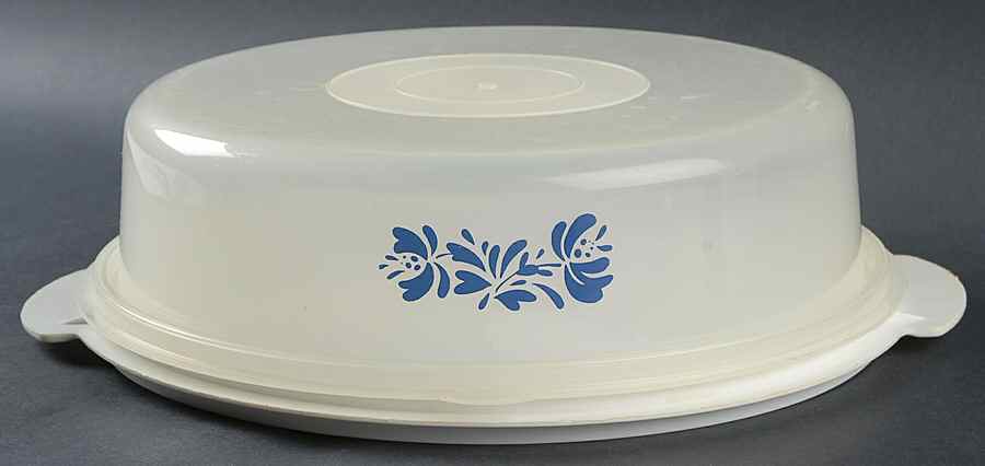 Yorktowne Plastic Pie Plate with Dome by Pfaltzgraff-1